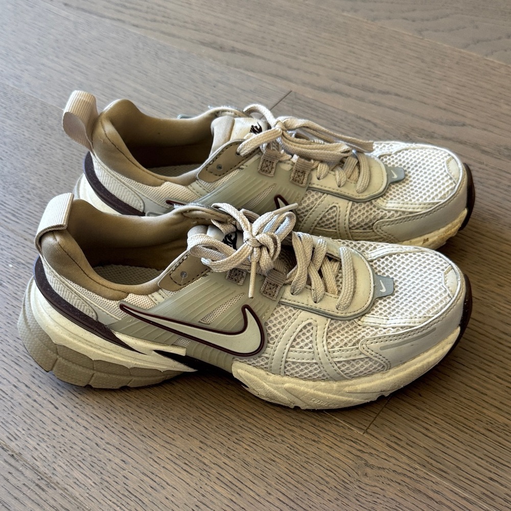 Nike V2K Run Sneaker